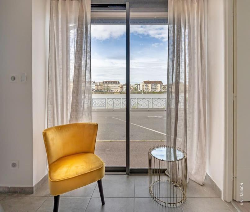Appartement T2 Climatise Le Quai 391 Saint-Laurent-sur-Saone Luaran gambar